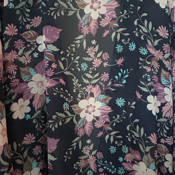 LuLaRoe Flowy Sheer Floral Duster (Size L) - Picture 5 of 10